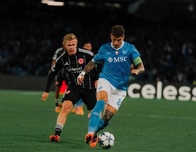 Napoli, un altro passo falso in Champions: contro l’Eintracht finisce solo 0-0