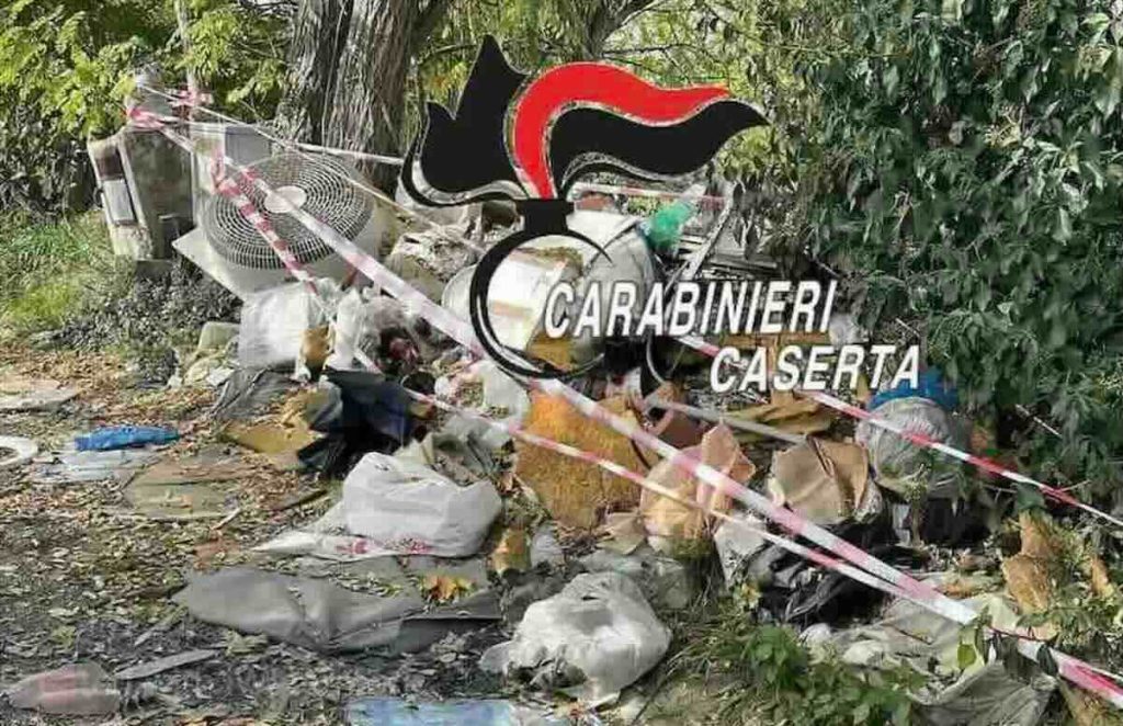 Discarica abusiva nel Casertano: 10 tonnellate di rifiuti sequestrate a Succivo