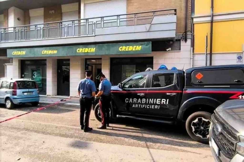 Esplosione nella notte nel Sannio: assalto all’Atm della Credem, paese svegliato dal boato