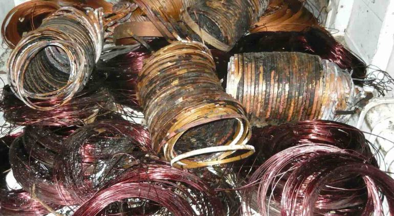 Furto di rame sulla linea AV Roma-Napoli: ladro fugge dopo inseguimento, recuperati 200 kg di cavi