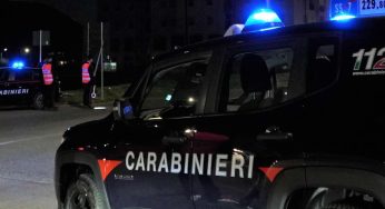 Napoli, fuga a 200 all’ora e speronano i Carabinieri: Panda si ribalta, arrestati due giovani