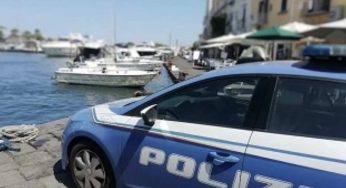 Ischia: arrestato un 19enne per possesso di hashish e cocaina in casa