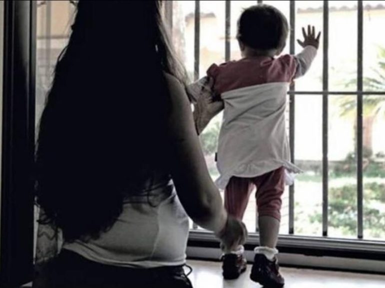 La denuncia del Garante dei Detenuti: “Bambini in cella, è una barbarie. Disumano”