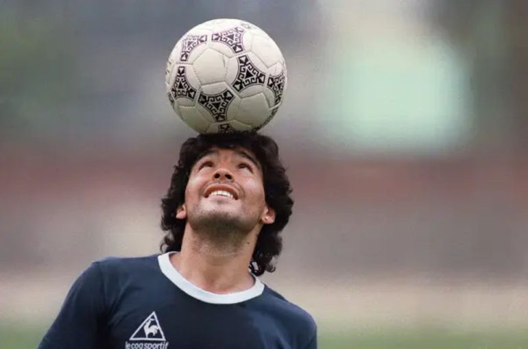 Maradona, l’ex moglie e le figlie in aula: “Diffamate da accuse infondate dell’ex manager”