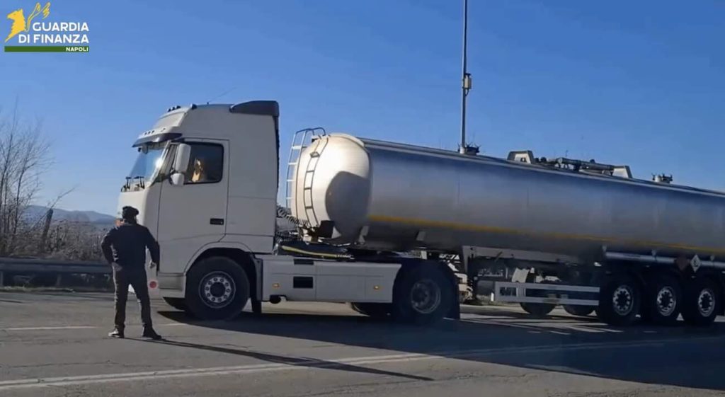 Maxi frode fiscale da 260 milioni di euro di carburanti: scatta il sequestro