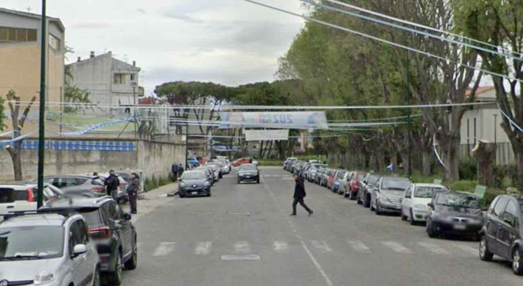 Napoli, agguato al Rione Berlingieri: gambizzato 17enne