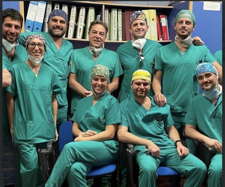 Napoli, al Monaldi ricostruito l’esofago di un paziente con un voluminoso tumore