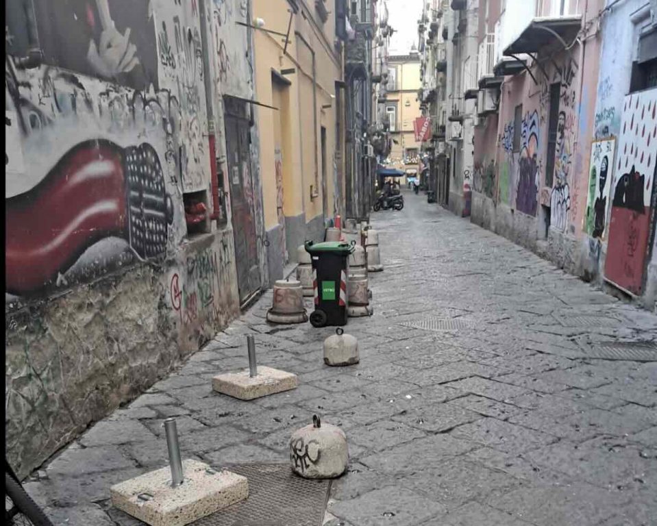 Napoli, blitz nella “zona rossa” della movida: multe ai residenti, esplode la rabbia nel centro storico