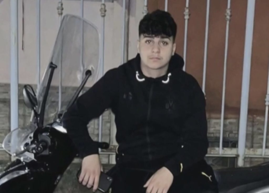 Napoli, Francesco Pio, il pizzaiolo ucciso per un paio di sneakers: “La sua storia va raccontata ai giovani”