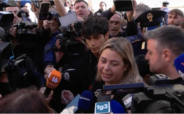 Napoli, la moglie di Aniello Scarpati: “Mio marito è nato e morto con la divisa”