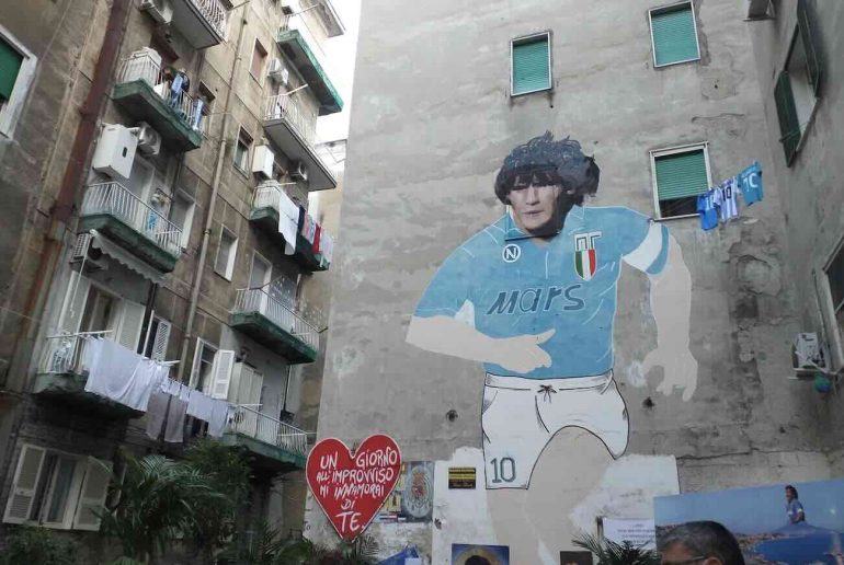 Napoli, Largo Maradona cambia volto: ok alla pedonalizzazione