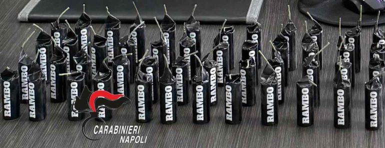 Napoli, “Rambo” nel bauletto: arrestato 28enne con un chilo e mezzo di esplosivo sullo scooter