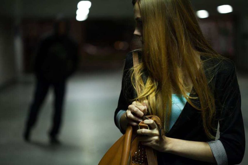 Perseguita e picchia l’ex compagna: arrestato stalker a Casal di Principe