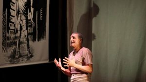 Patrizio Oliva torna sul ring, ma a teatro: la sua vita diventa un’arma contro il bullismo