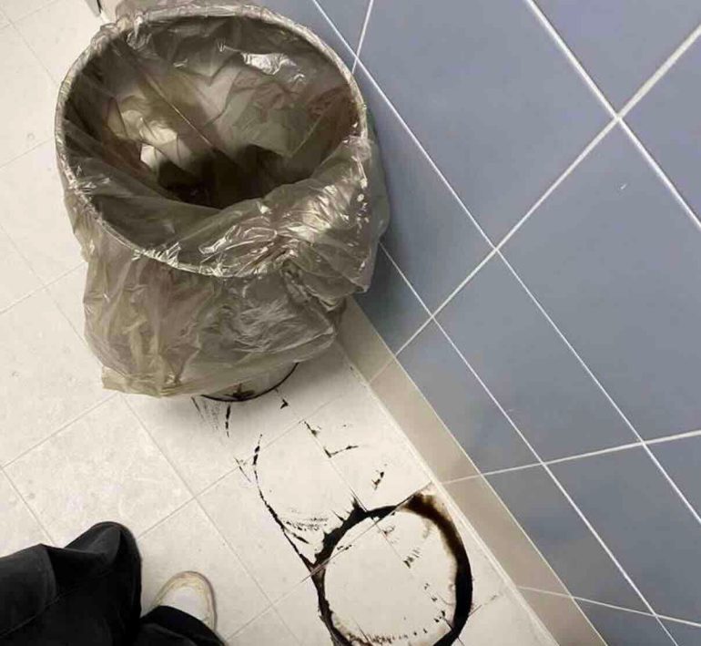 Scampia, Guardia Medica tra blatte e porte rotte