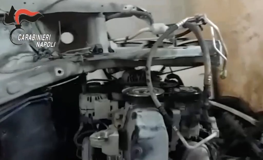 Sgominata la gang che “cannibalizzava” auto rubate: 20 indagati tra Ottaviano e Marigliano.
