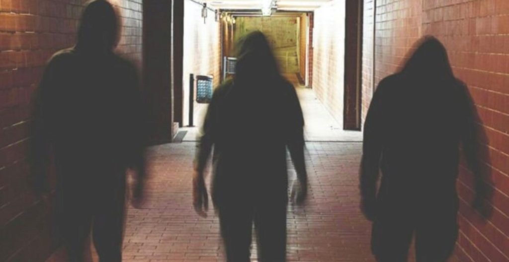 Pozzuoli, stalking alla moglie: arrestato davanti alla caserma