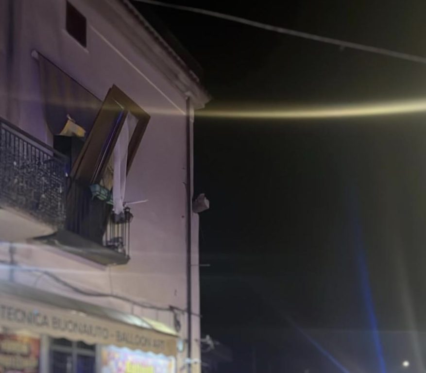 Tragedia sfiorata Piazzolla di Nola: esplode condotta del gas, donna ferita