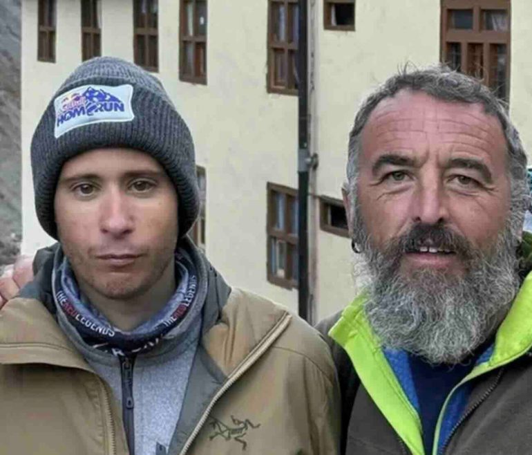 Tragedia sull’Himalaya: cinque alpinisti italiani morti in Nepal, travolti da tempeste e valanghe