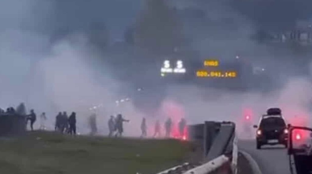 Guerriglia in A2, chiuse le indagini sugli scontri tra ultras di Caserta e Catania: 30 indagati