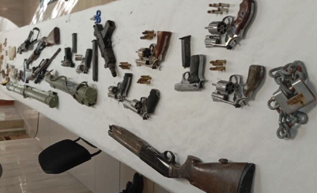 Arsenale dei Casalesi scoperto nelle campagne di Castel Volturno