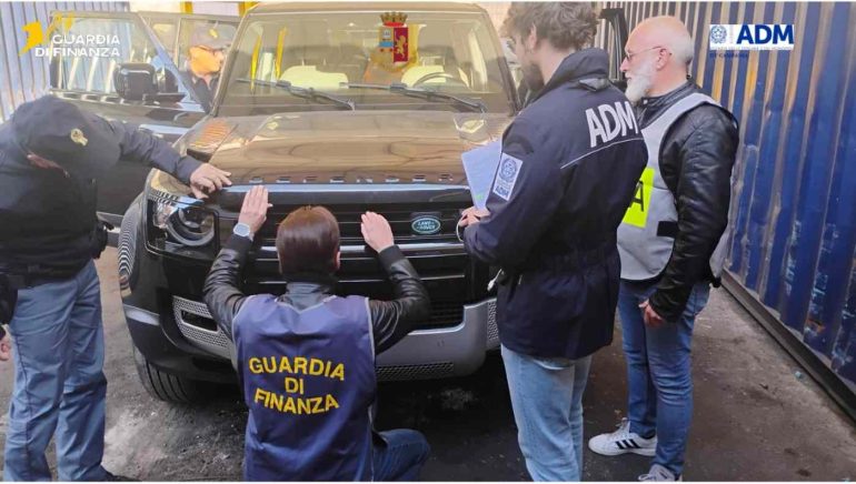 Salerno, sequestrate 10 auto rubate dirette in Guinea: operazione internazionale