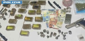 Oltre due chili di droga in casa in Piazza Giordano Bruno: arrestato 33enne