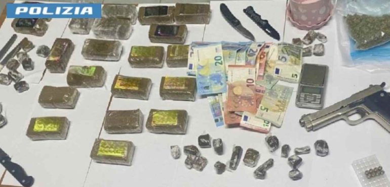 Oltre due chili di droga in casa in Piazza Giordano Bruno: arrestato 33enne