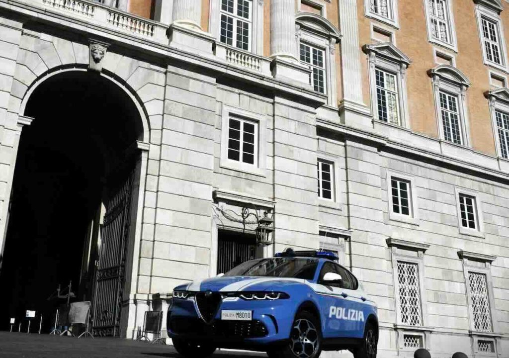 Aversa, blitz antidroga: coniugi arrestati con dosi e “libro contabile” della cocaina