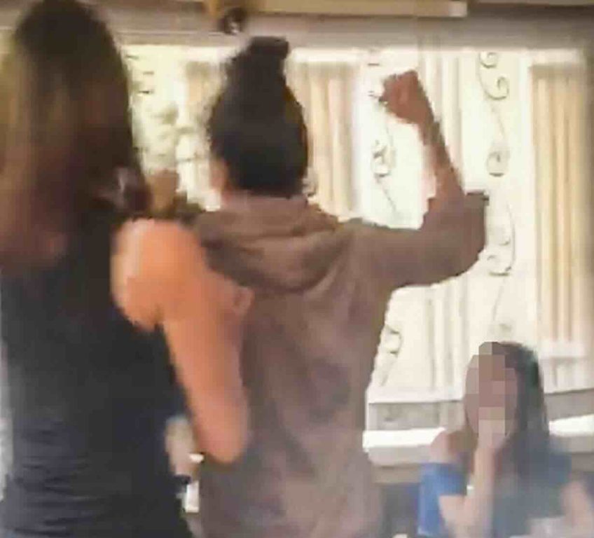 Napoli, pestata e seviziata in casa da 5 ragazze dopo una lite in discoteca