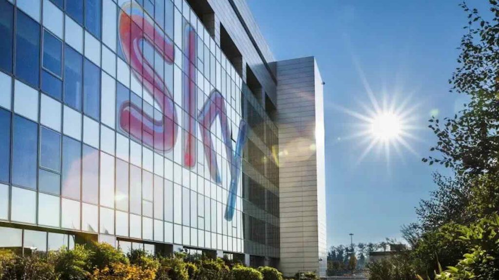 Sky Italia, mazzata dall’Antitrust: multa da 3,2 milioni per abbonamenti e offerte “ingannevoli”