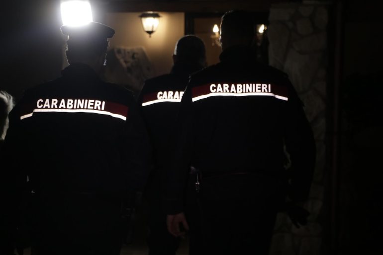 Il blitz dei carabinieri