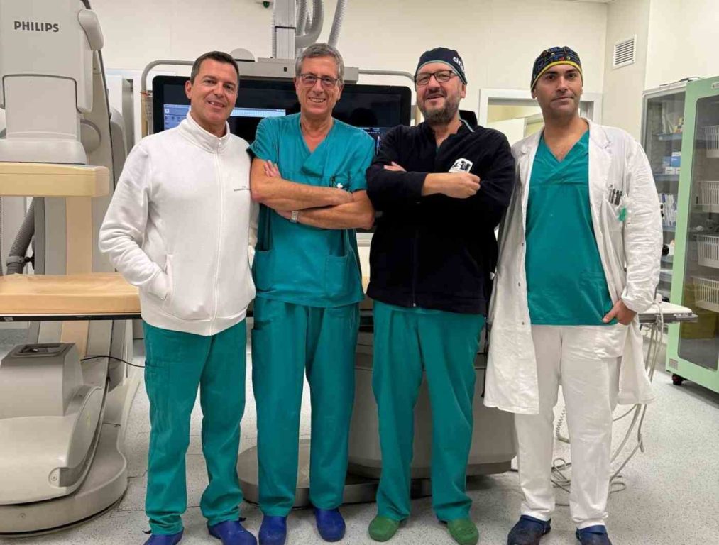 Osteoartrite al ginocchio, all’Ospedale del Mare primo intervento di embolizzazione in ASL Napoli 1