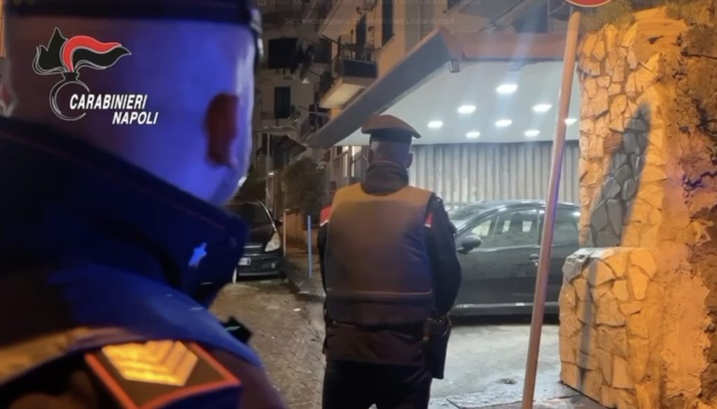 Camorra, colpite le nuove leve del clan Licciardi: 21 arresti