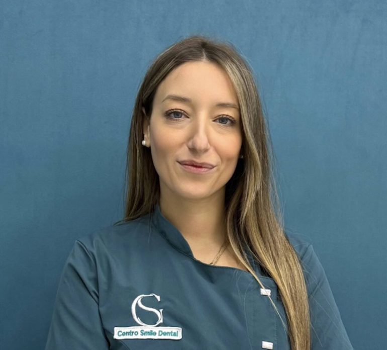 Carie e dolci di Natale: la dentista pediatrica Alessia Polverino spiega come proteggere i denti dei bambini