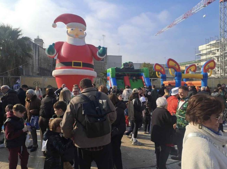Casavatore, mattinata speciale trascorsa oggi nel Villaggio di Babbo Natale allestito in Piazza XXX Luglio