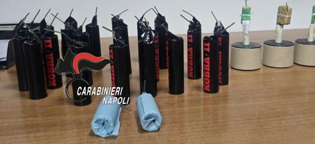 Cercola, genitori in manette: botti proibiti in auto con i figli di 2 e 10 anni