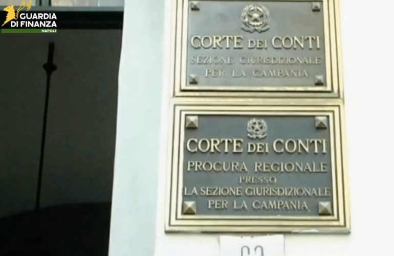 Inchiesta sui centri migranti: «Passate la cera», le telefonate prima delle ispezioni