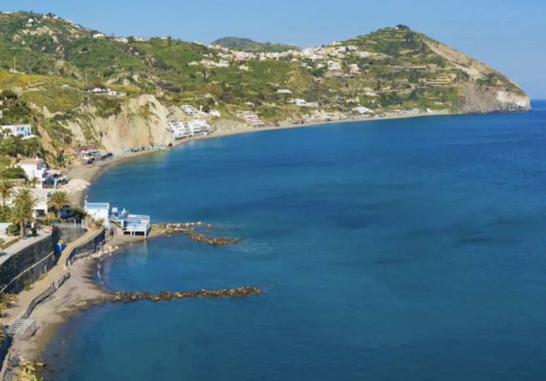 Il complesso turistico Le Fumarole