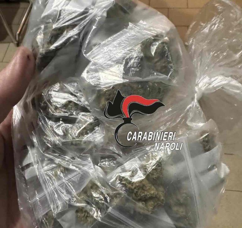 La droga sequestrata al pusher a Meta di Sorrento