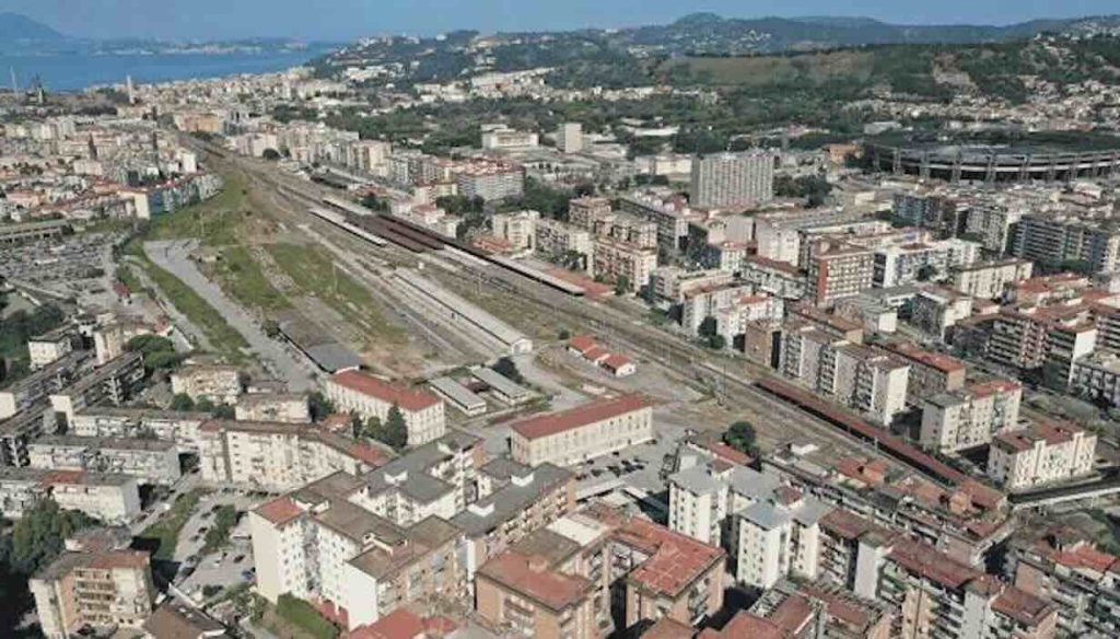 Napoli Campi Flegrei cambia volto: firmato il passaggio delle aree FS al Comune