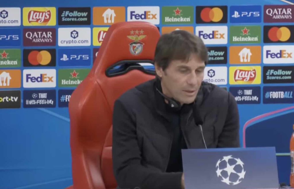 Napoli, Conte lancia la sfida a Mourinho: “Coraggio e testa libera contro il Benfica”