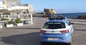 Napoli, controlli nella movida di Mergellina: oltre 400 persone identificate