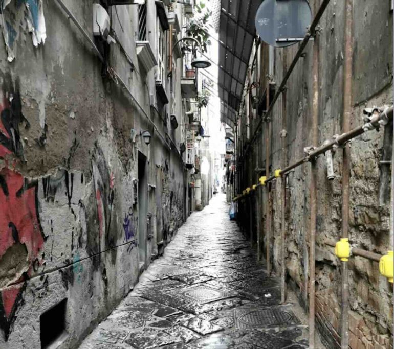 Napoli, vico Limoncello