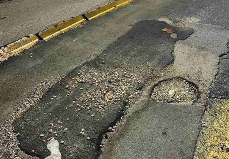 Vomero,“La Strada della Vergogna”: Voragini e degrado mettono a rischio bambini e mezzi di soccorso
