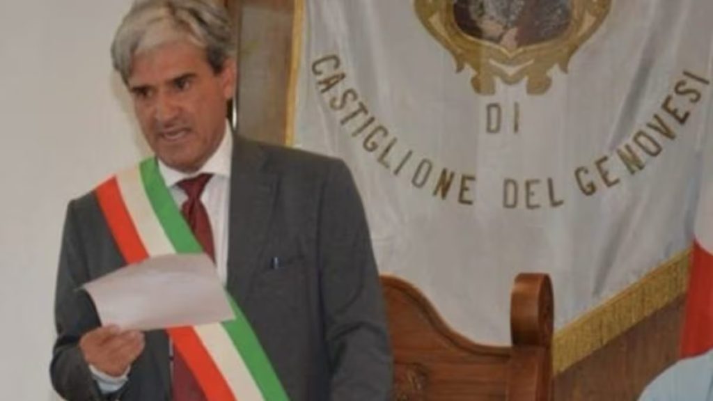 Operato il sindaco di Castiglione dei Genovesi: è caccia all’aggressore mascherato
