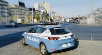 Piazza Garibaldi, 23enne arrestato per rapina: caccia ai complici