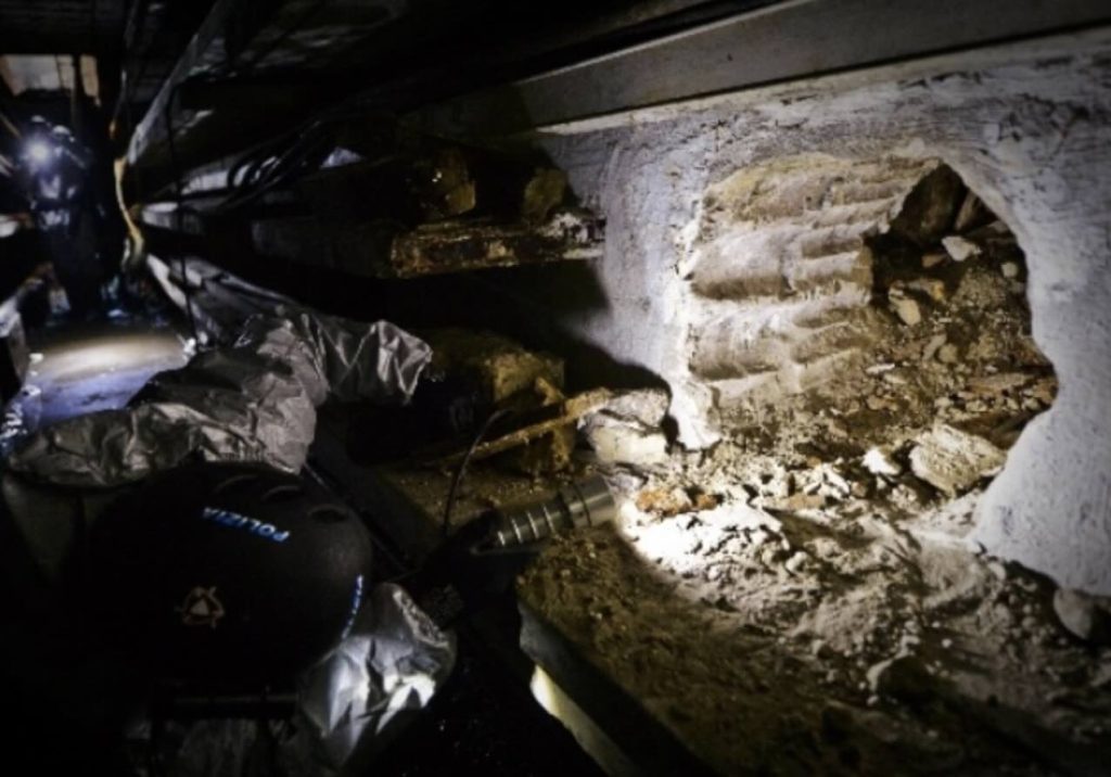 Pomigliano, scoperto il tunnel della “banda del buco”: il colpo in banca fallisce