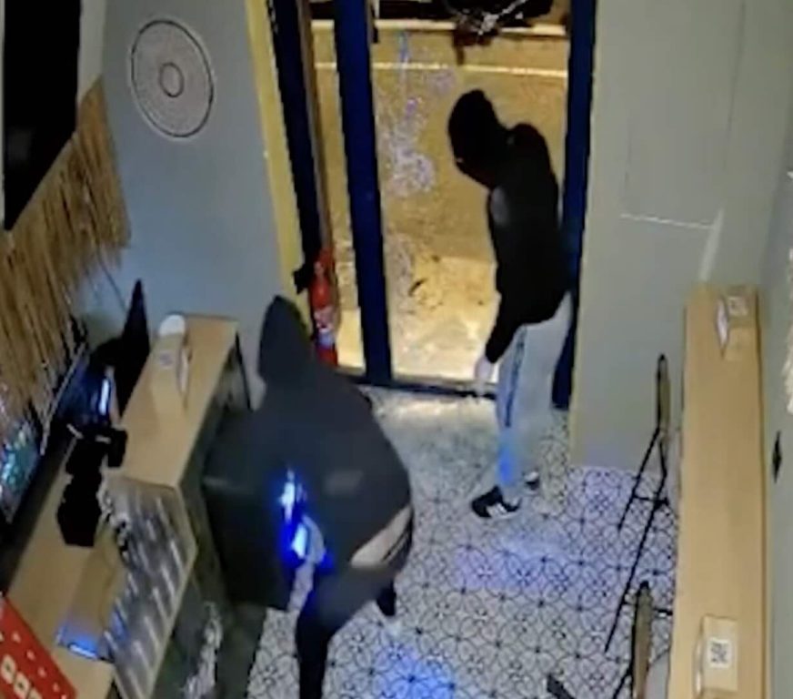 Pomigliano, spaccata in un ristorante e furto della cassa la notte di Natale