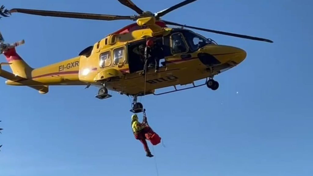 Positano, operaio precipita in un burrone: salvato dal soccorso in elicottero